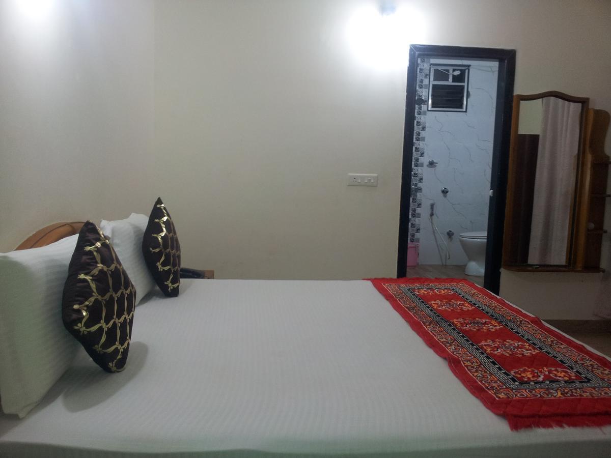 Hotel M J Residency Пури Экстерьер фото