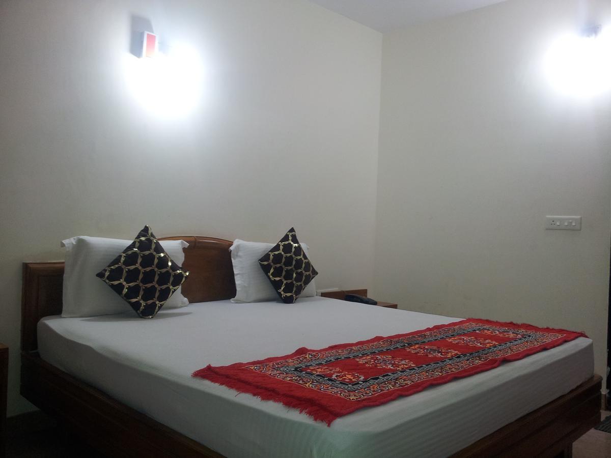 Hotel M J Residency Пури Экстерьер фото