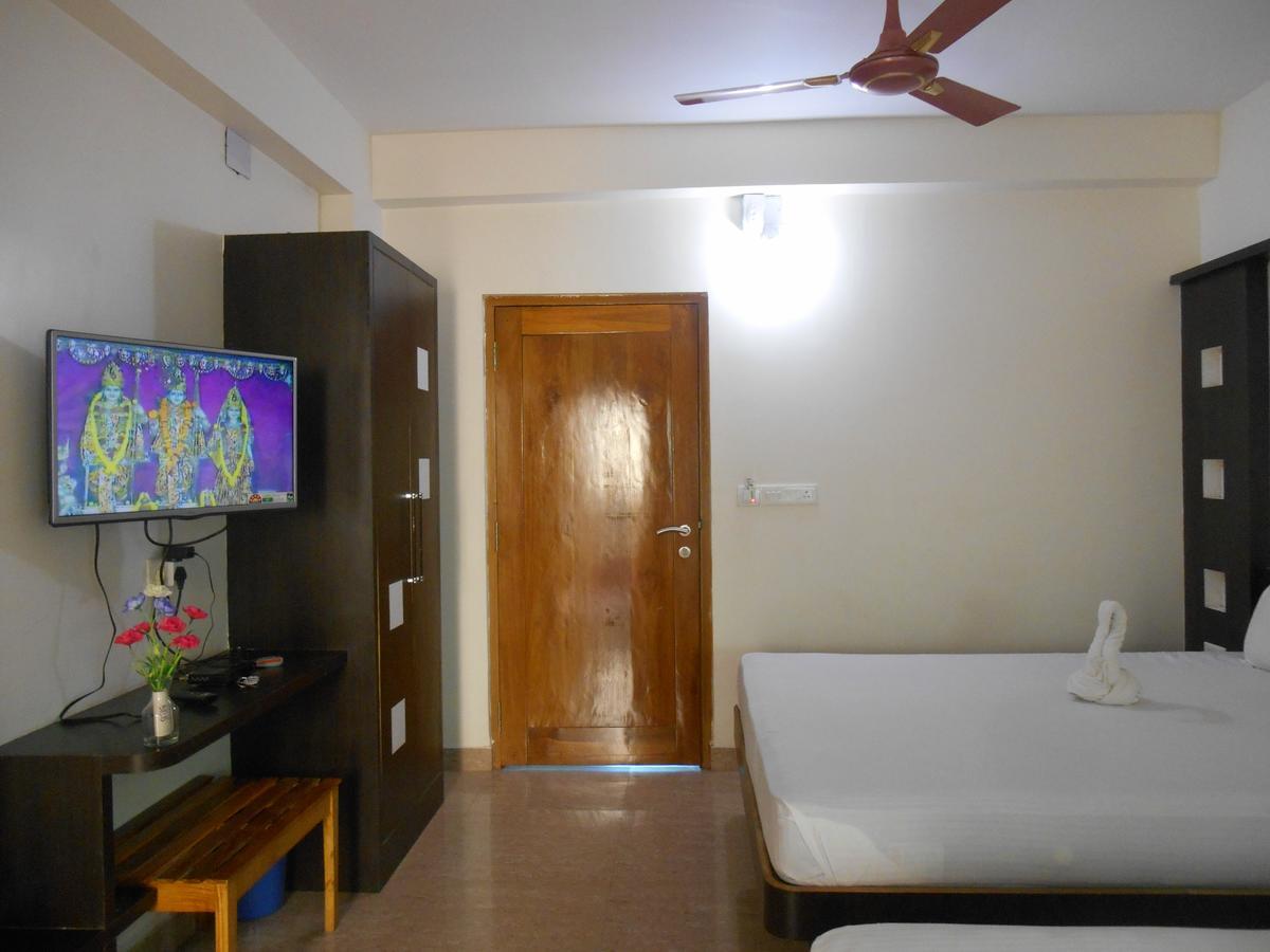 Hotel M J Residency Пури Экстерьер фото